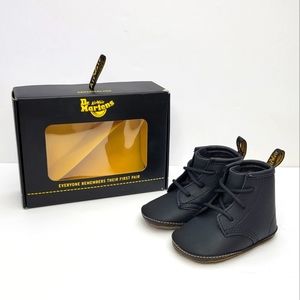 Dr Martens Crib 1460 black size 3 US